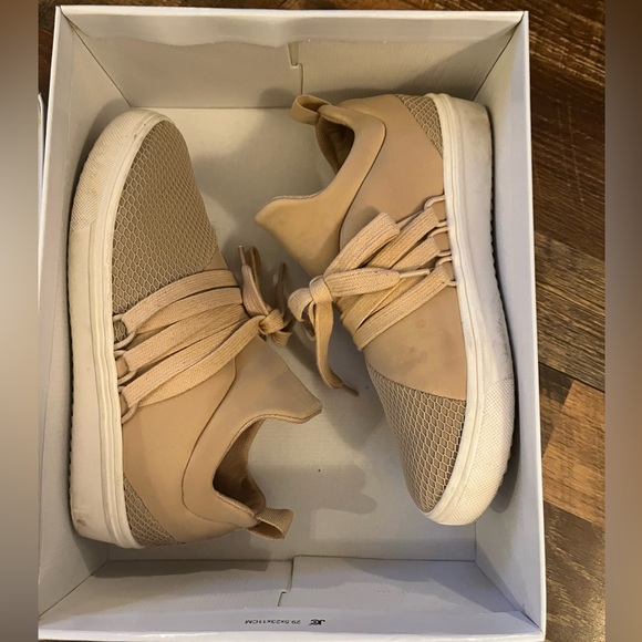 Steve Madden tennis shoes - Picture 2 of 3